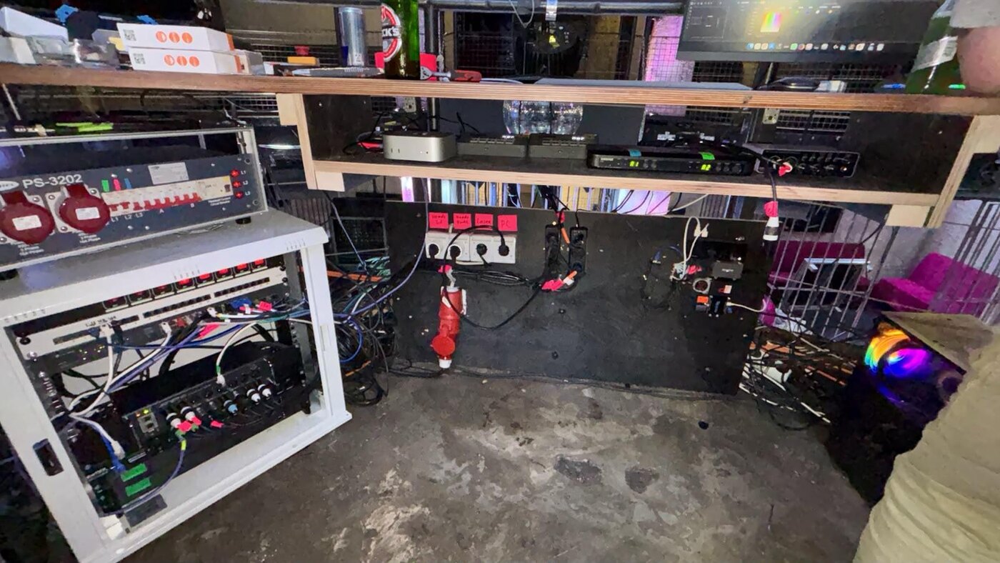 Bollwerk Köln Audio- und Venue-Infrastruktur mit X32 Rack und Signalverteilung